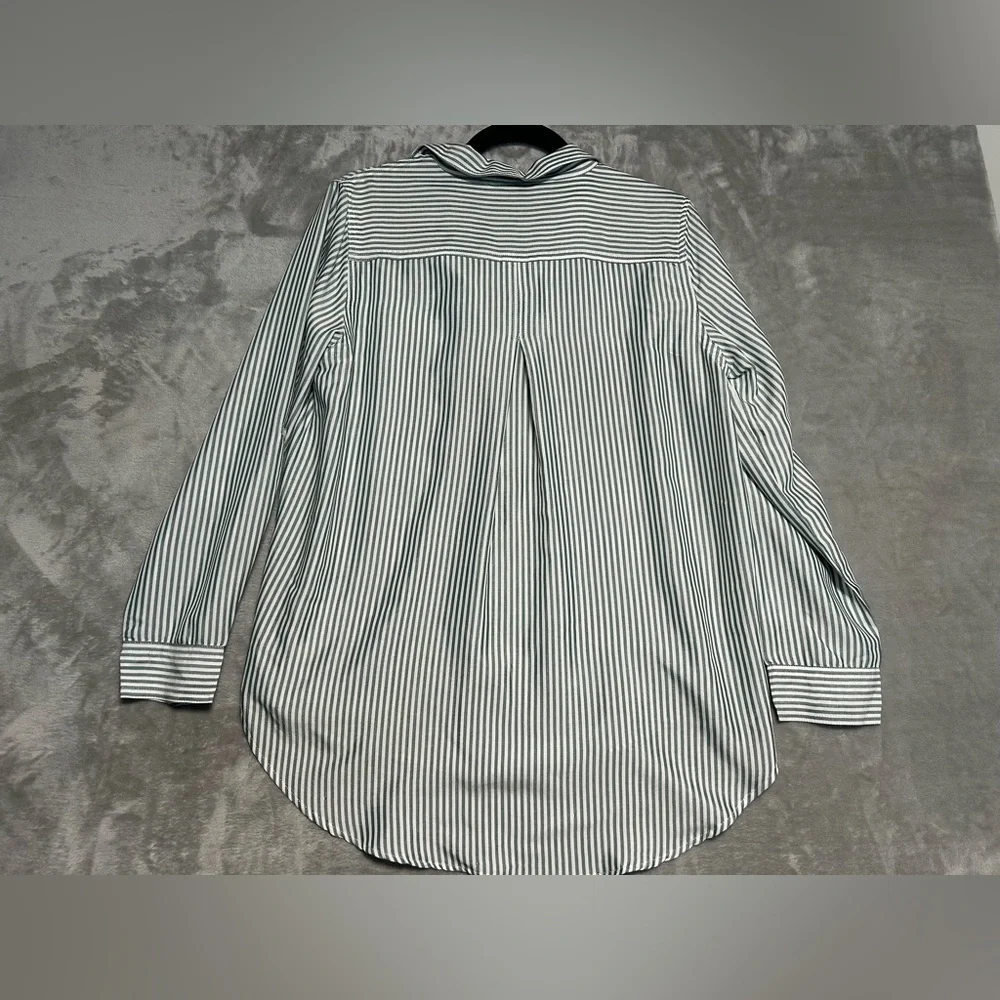 Velvet Heart Los Angeles Button Down Shirt Women’s Medium Green White Stripe
